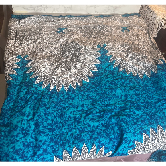 Women's Teal White Mandala Asymmetrical Jumpsuit - Picture 4 of 4